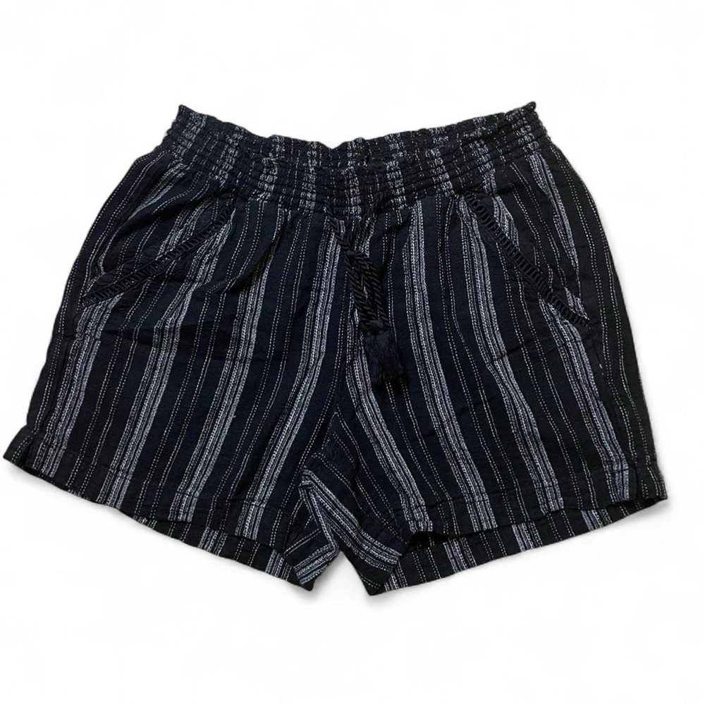 2/$7 deal 
Briggs Black and White Patterned Shorts Small